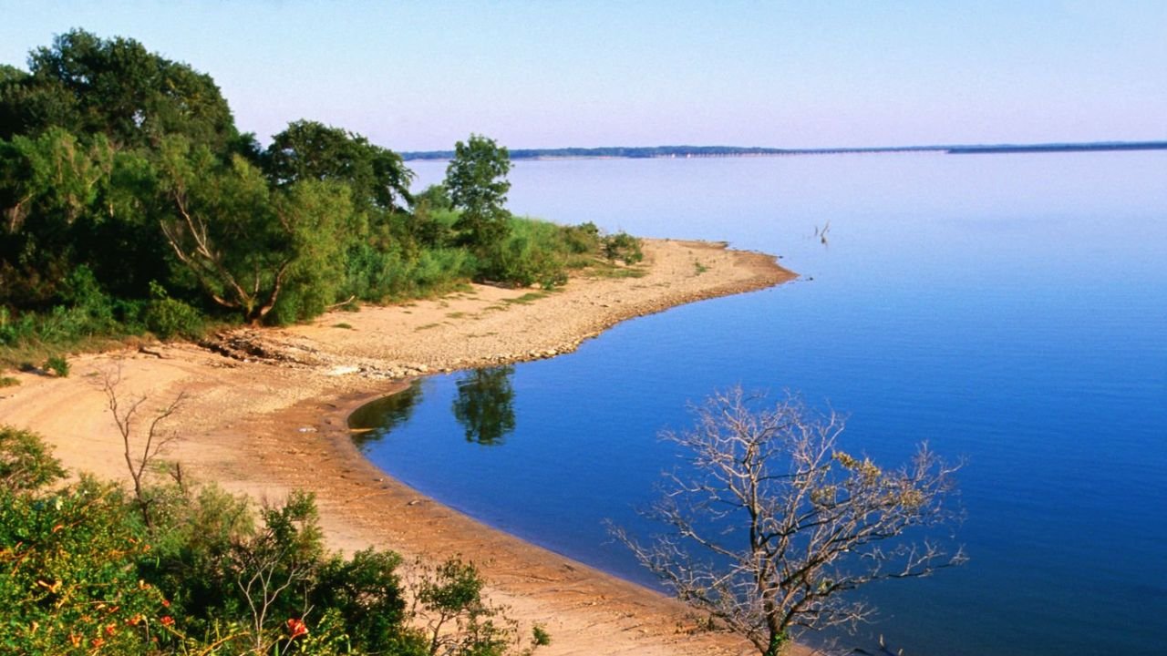 Lake Texoma Should Be Capitalized